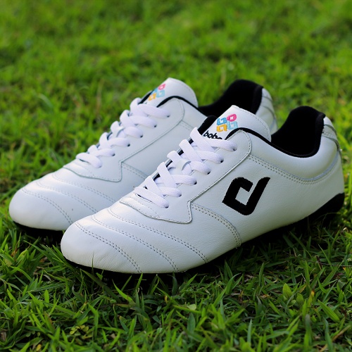 Babo Serenity R1 White, Sepatu Bola Kulit Asli, Bergaransi | Brand Lokal Indonesia