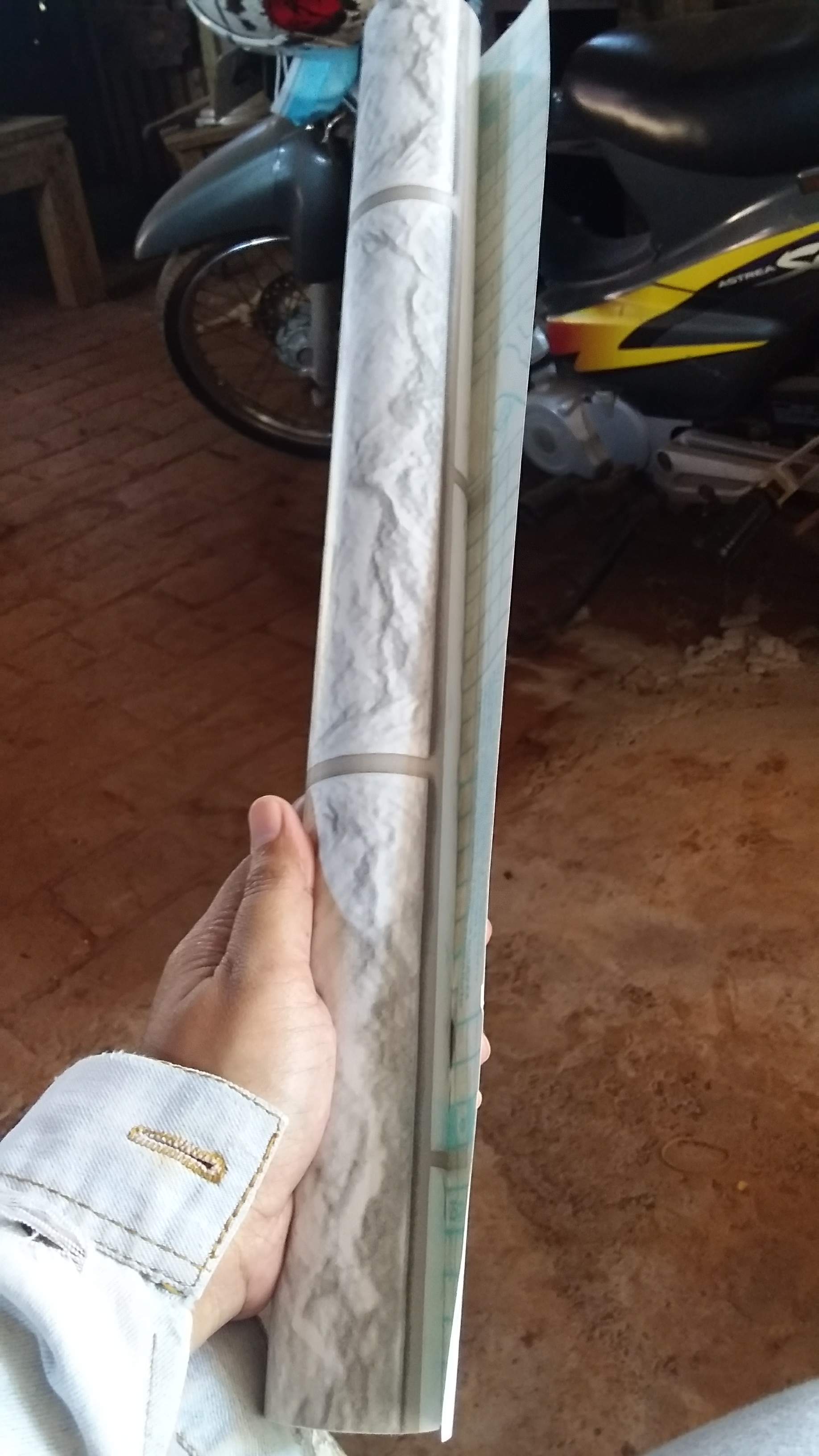 Wallpaper Sticker Kayu Coklat