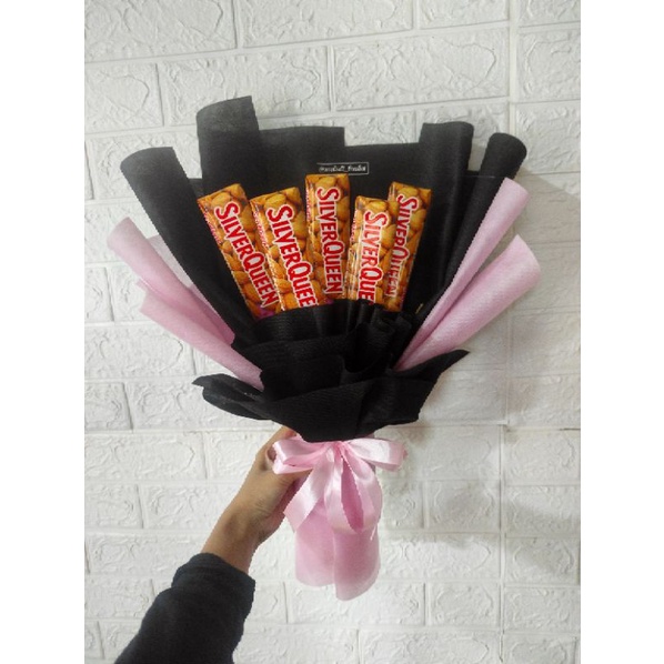

BUKET COKLAT 60gr HADIAH VALENTINE WISUDA ULANGTAHUN