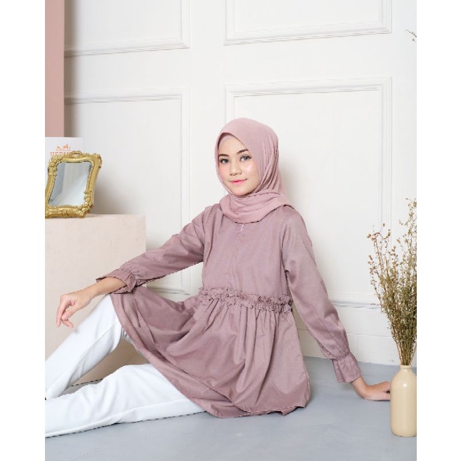 Jelita Blouse