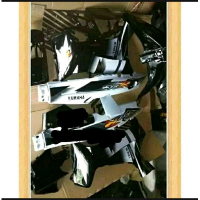Cover body cover body full halus yamaha fizr fizr hitam putih top.kuality