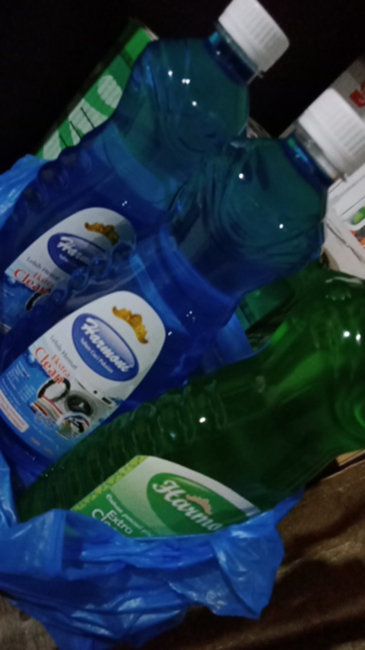 Sabun Harmoni Cuci Baju Dan Pakaian, Dengan Kandungan Pembersih Tinggi Efektif Menghilangkan Noda