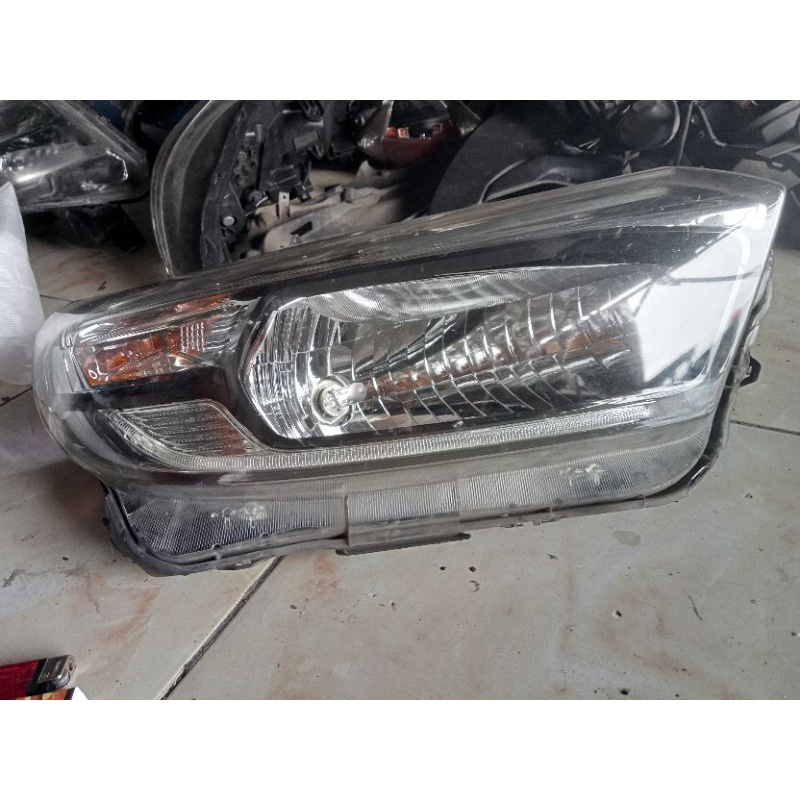 headlamp lampu depan Brio rs original