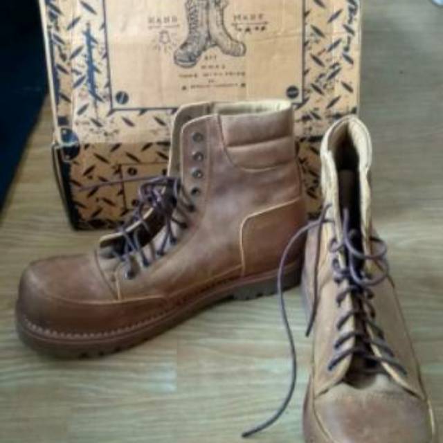 Sepatu boots wayout rock n roll