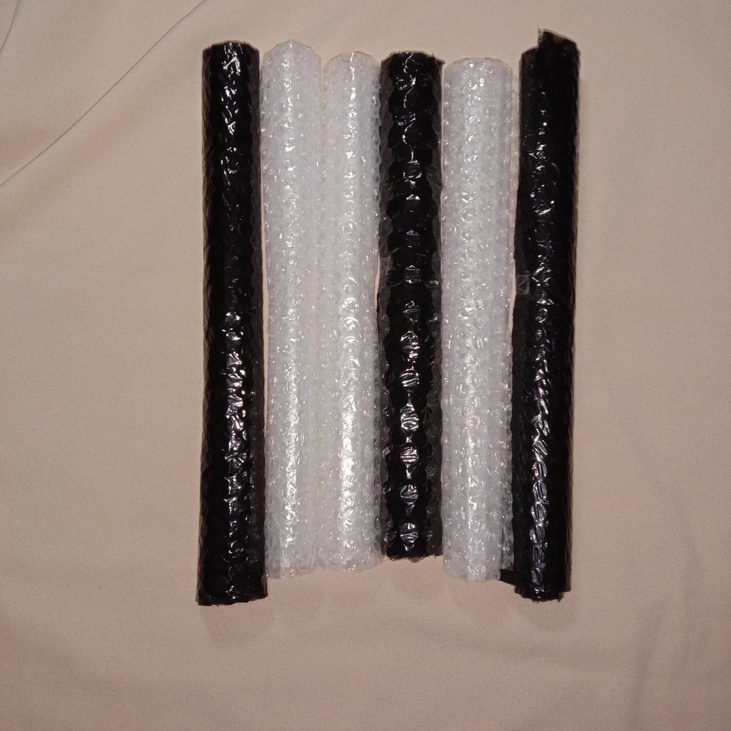 

BUBBLE WRAP UKURAN 30X30 UNTUK PACKING PHOTOCARD