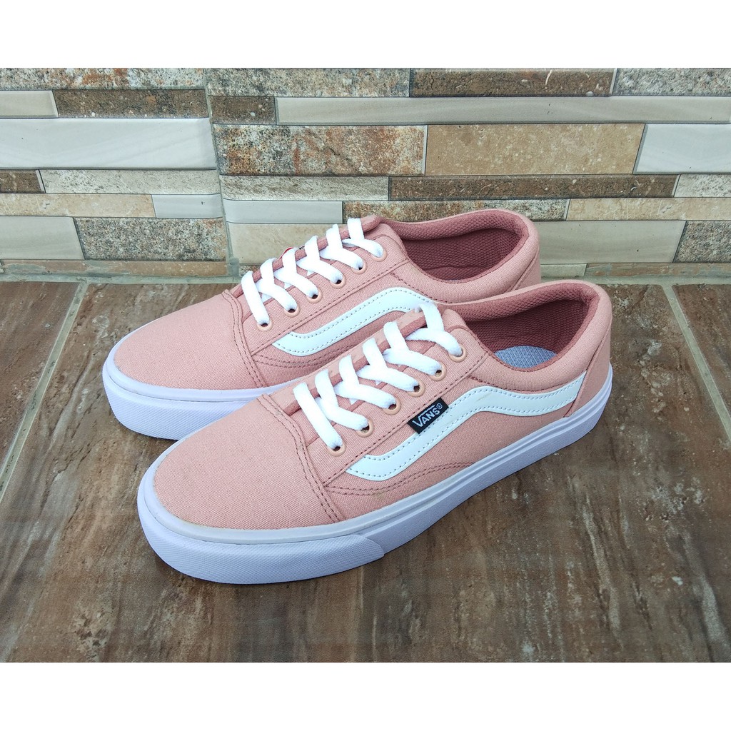 SEPATU WANITA DEWASA PEACH PUTIH. SEPATU SNEAKER WANITA. SEPATU PRIA DAN WANITA.SEPATU DISTRO