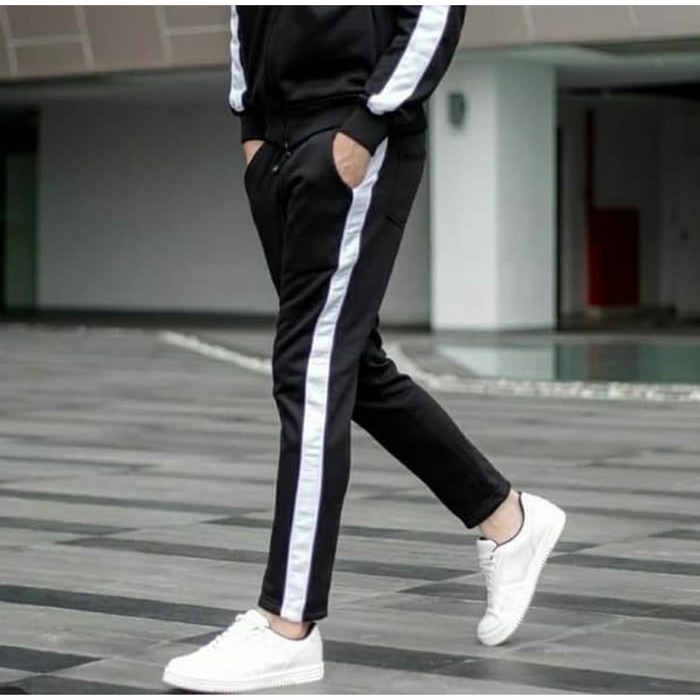 [fashion populer] Celana Jogger Pria Sport Olahraga Adidas Jogger Sweat Stripes Pants Gy d4e404gbt
