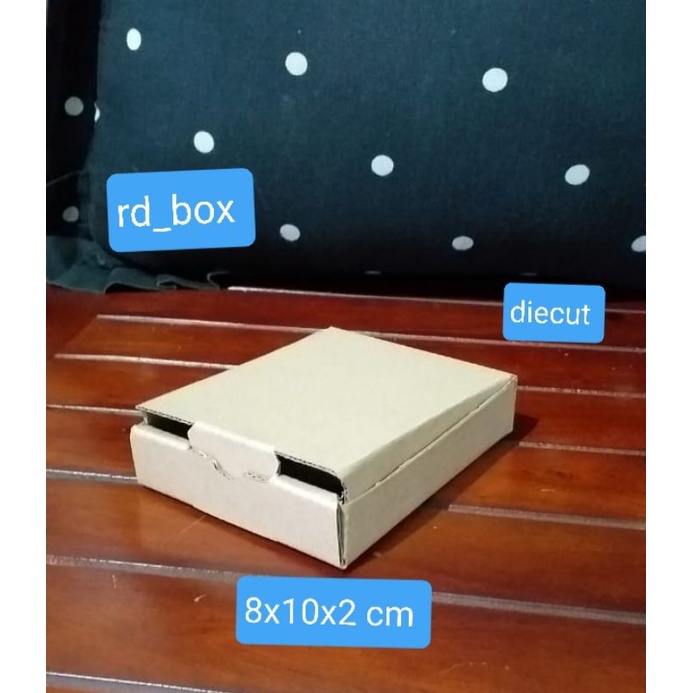 

kotak/kardus/box 8x10x2 cm giftbox,box kartu perdana dan sejenisnya