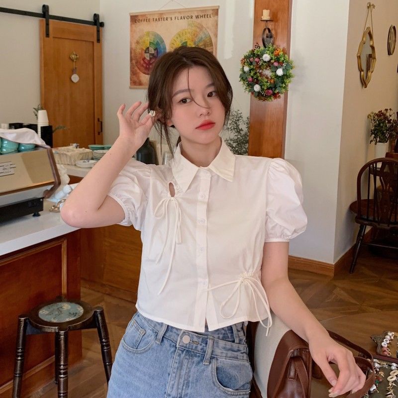 Yufei Baru Musim Panas Pendek Lengan Kepulan Desain Kemeja Hati-hati Mesin Serut Hollow Lapel Kemeja