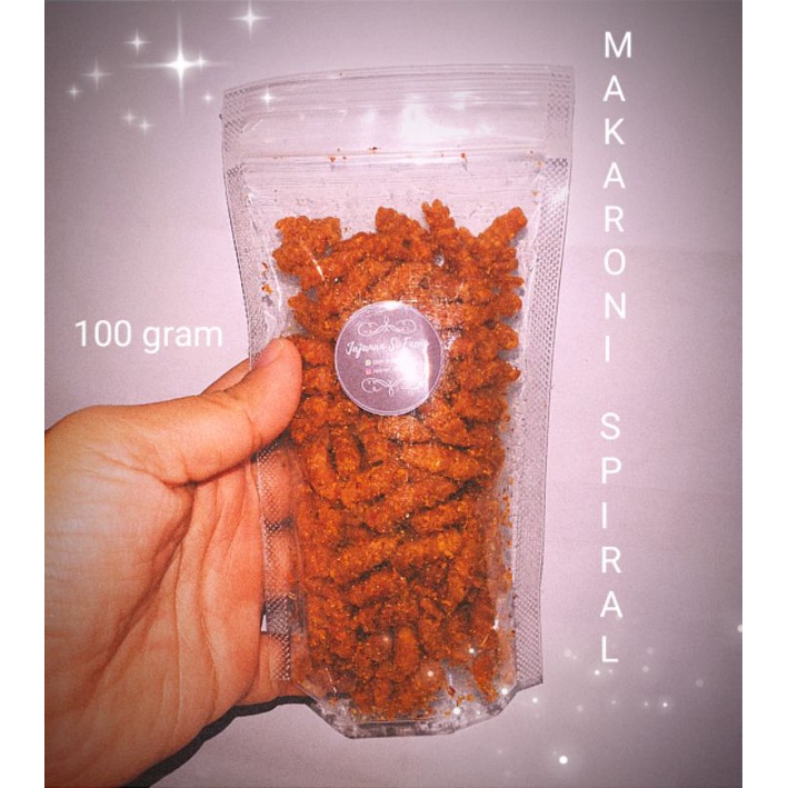 

MAKARONI SPIRAL GORENG rasa pedas cemilan kekinian makaroni bantat makaroni spiral goreng jajanan kekinian snack viral makaroni renyah berat 100gram