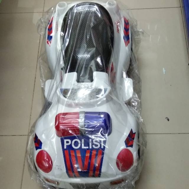 Mobil polisi dorong