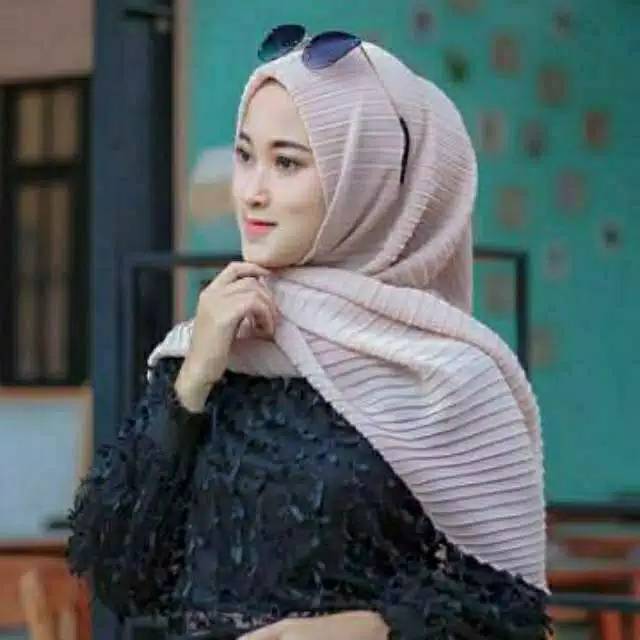 Square Plisket Hijab Segiempat Plisket Kerudung Segiempat Hijab Jilbab Plisket Carissa Square