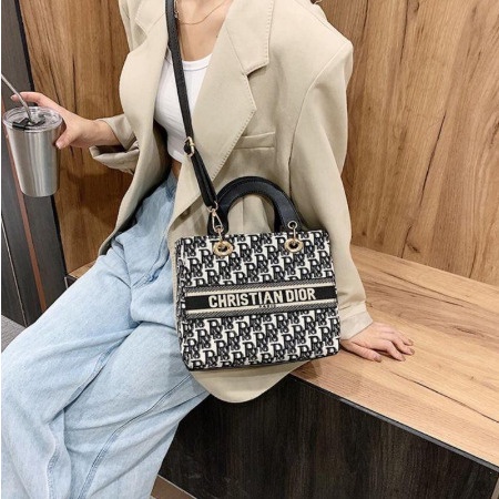 122, tas selempang wanita import fashion tas keren tas cantik dan terlaris tas termurah  answer.id tas import bag import korea