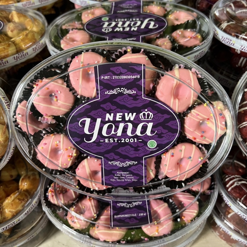 

Pink Lava by Yona Cookies