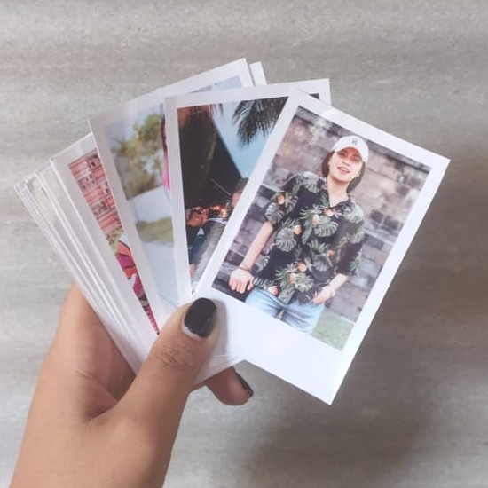 CETAK.FOTO.POLAROID.BACKGROUND.MARBLE