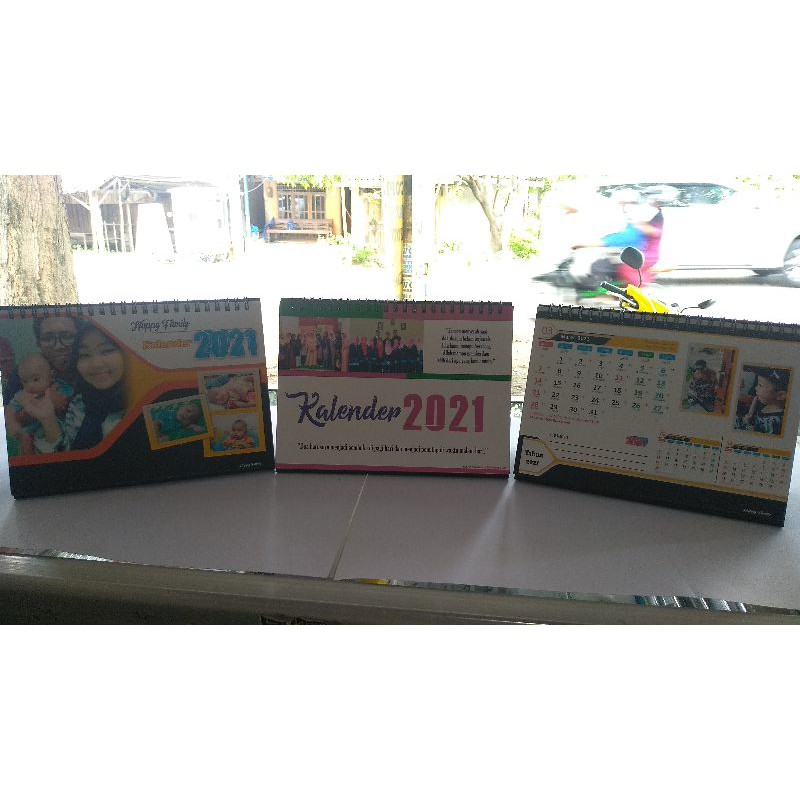 

Kalender Meja, kalender duduk