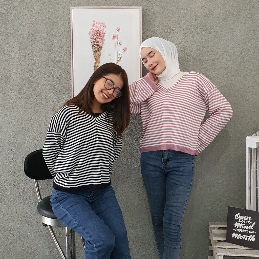 Atasan Wanita Sweater V Full Blaster Bahan Rajut Terbaru