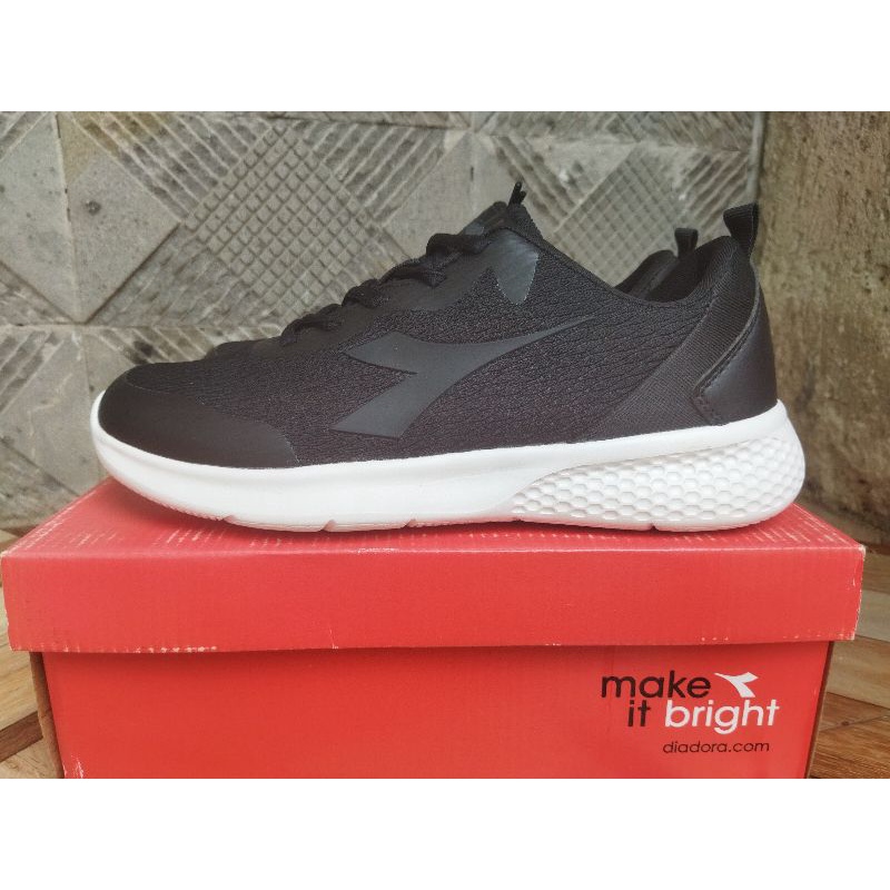 SEPATU DIADORA AZZURA HITAM PUTIH ORIGINAL 100%/SEPATUSEKOLAH/SEPATUKULIAH