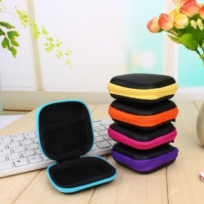 Pouch Persegi Mini Bag Universal Traveling Tempat Headset / Charger