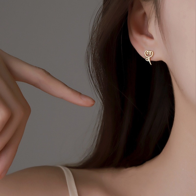 1 Pasang Anting Stud S925 Silver Bentuk Bunga Tulip Gaya Korea Untuk Wanita