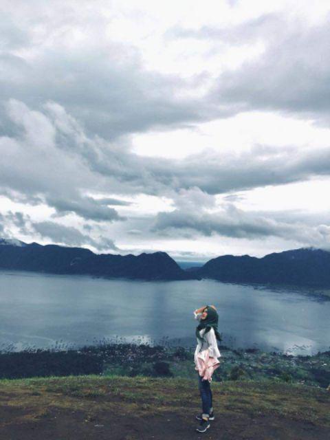 Couple Jodha Pramesti Lilit Prodo Ribbon Kutubaru Pita Sarimbit Batik Modern Murah Kondangan