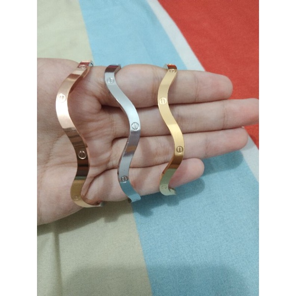 Gelang tangan wanita berbentuk gelombang / Gelang wanita titanium 1pcs