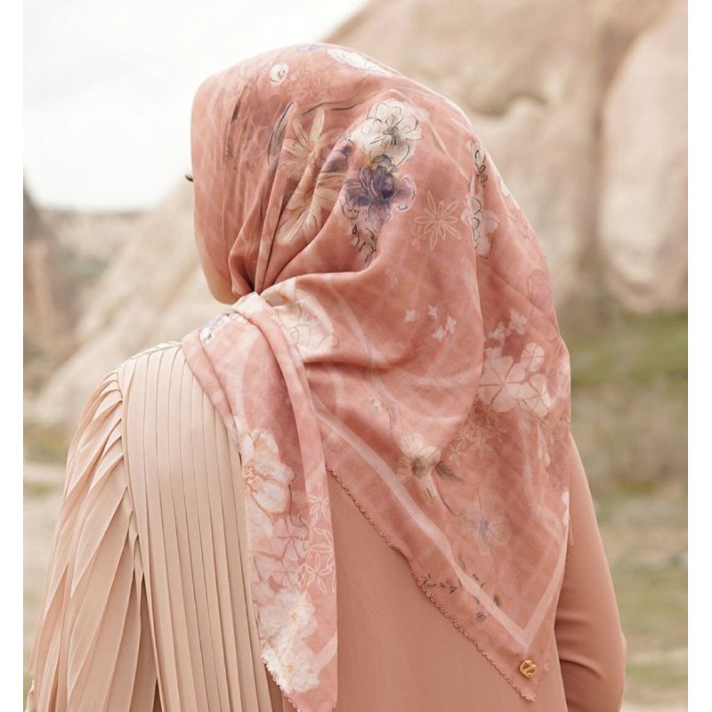 Preloved Buttonscarves Sofya Spice