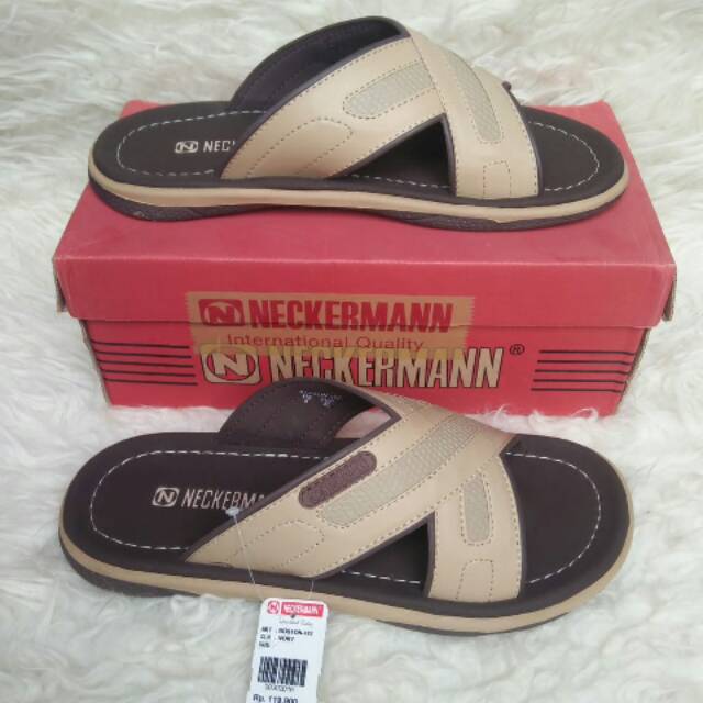 Neckermann Boston
