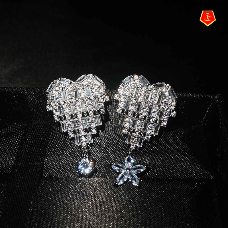 [Ready Stock]Luxury Fashion and Fully-Jewelled Heart-Shaped Stud Earrings