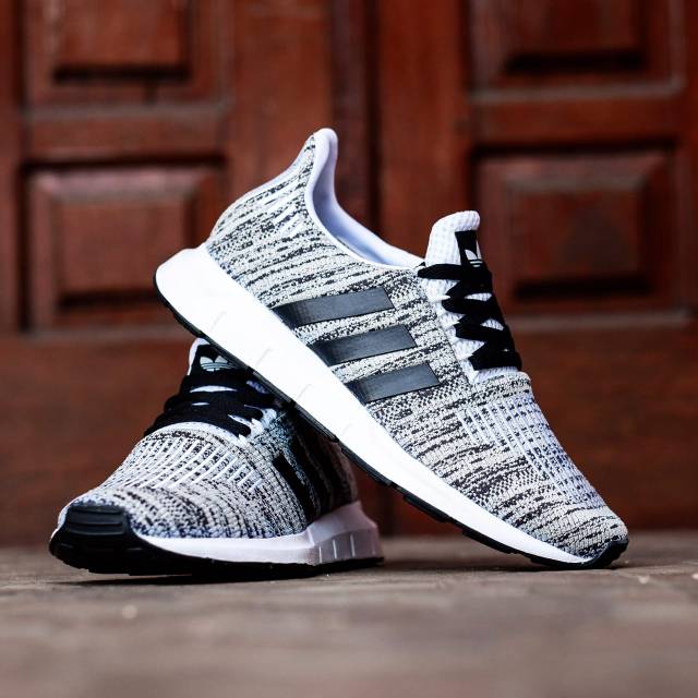 adidas swift run oreo