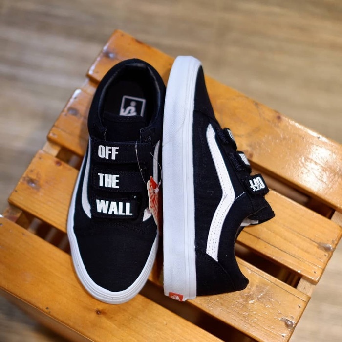 vans velcro off the wall black