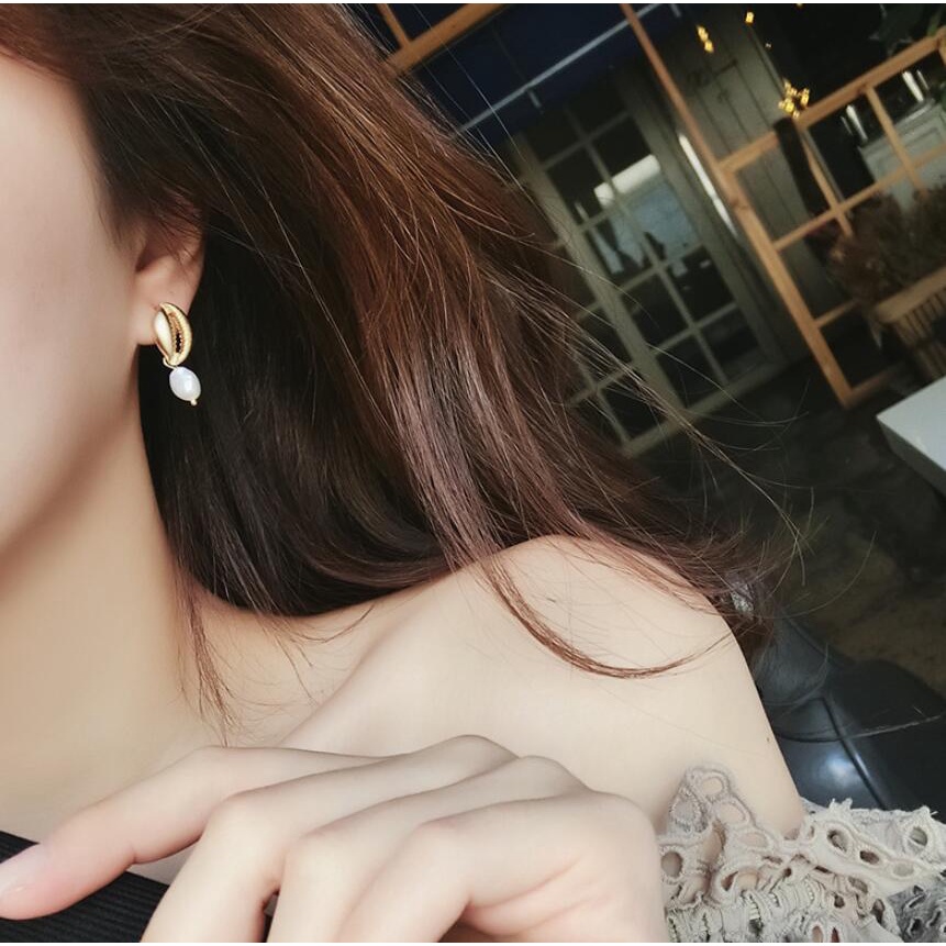 Fashion baru niche logam shell anting-anting anting-anting kepribadian retro logam kompak conch tida