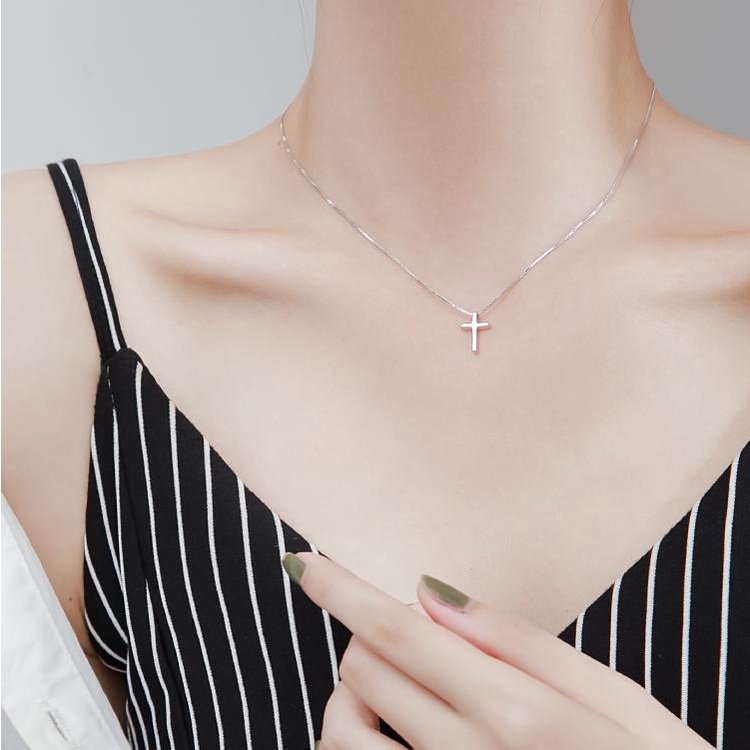 Kalung Rantai Klavikula Liontin Salib Warna Silver Gaya Elegan Untuk Wanita