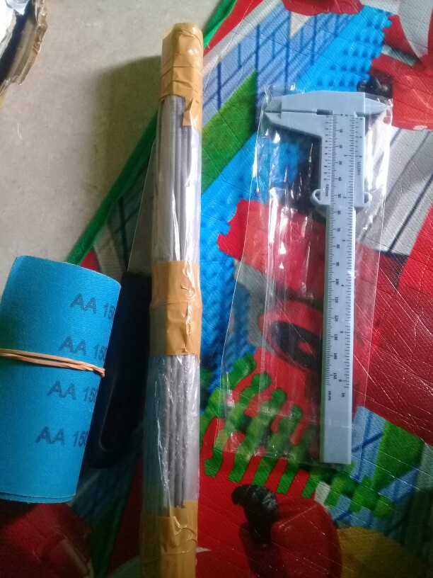 Amplas / Kertas Gosok Rol No.150 Warna Merah<br />