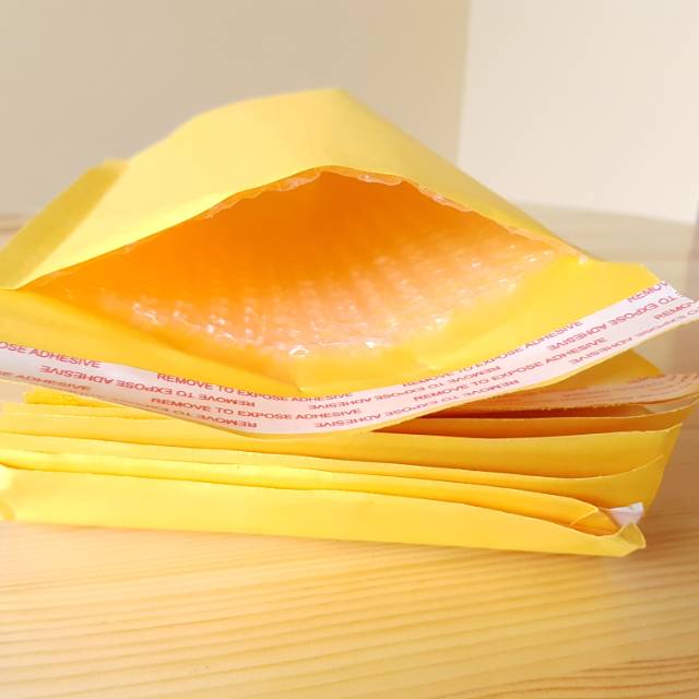 

2pcs Amplop bubble Padded Envelope Bubble Mail Craft 15cmx18cm [ 1Kilo dapat 100pcs ]