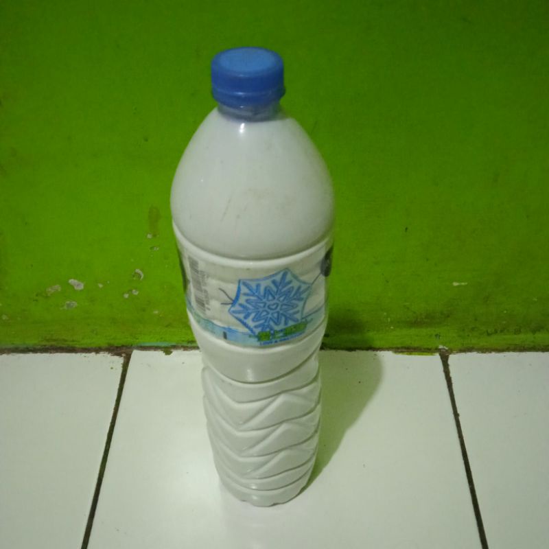 

LATEX CAIR 60%LATEK PEKAT PRODUSEN LATEK LEM 1,5liter