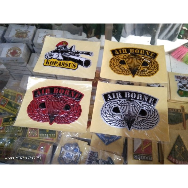 Stiker Embos Airborne | Stiker Airborne | Stiker Airborne timbul | Stiker kaca | Stiker motor