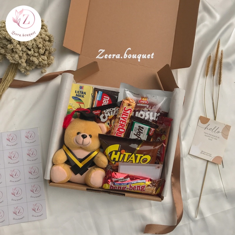 Snackbox/gift box [Include: packing + kartu ucapan]