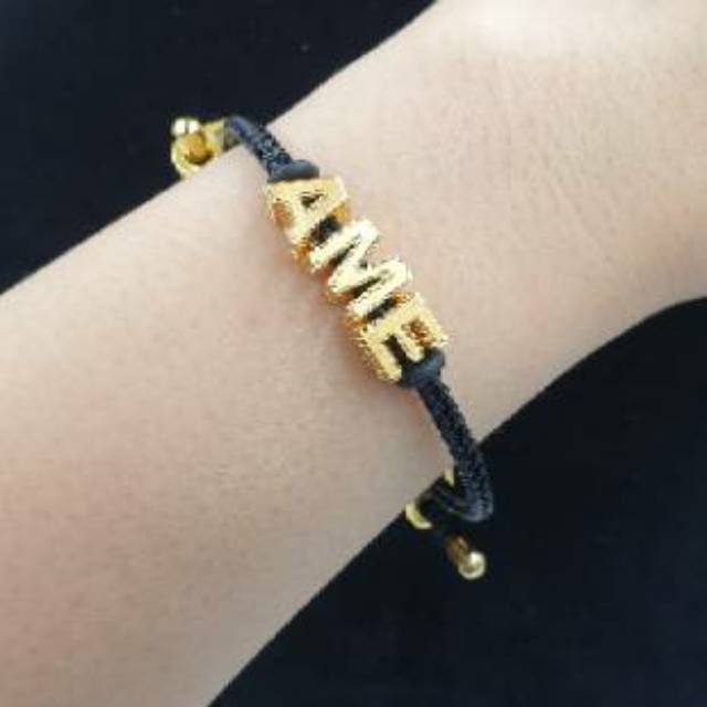Gelang tali with tiga liontin huruf balok alphabeta kadar 700