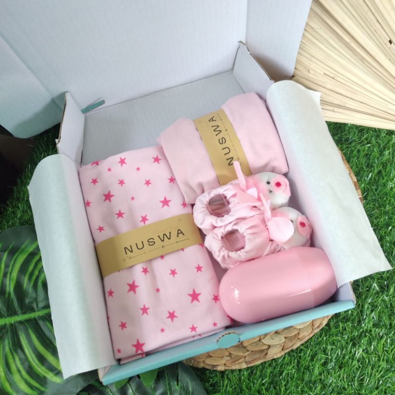 hampers bayi/hampers baby/kado bayi/kado melahirkan/baby gift set/kado bayi baru lahir/kado lahiran/kado bayi new born/parsel bayi/parcel bayi/parsel bayi murah/hampers/gift set baby/kado bayi laki laki/ kado bayi perempuan/kadobayi kembar/paket hampers-Set babycare girl NB