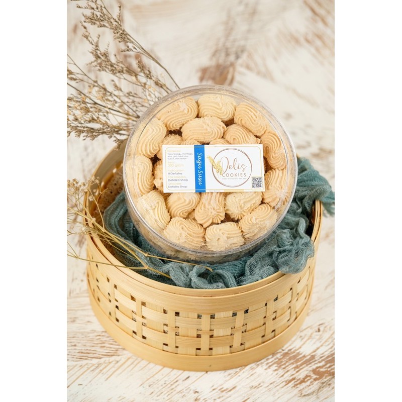 

Kue Sagu Susu 300gr Toples - Delis Cookies by Defalira