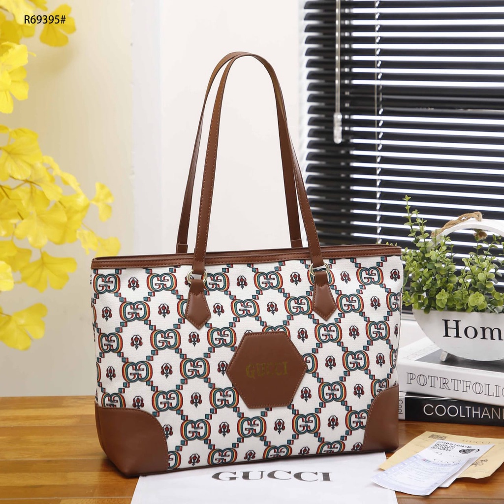 GC Gold Hardware Tote Bag R69395