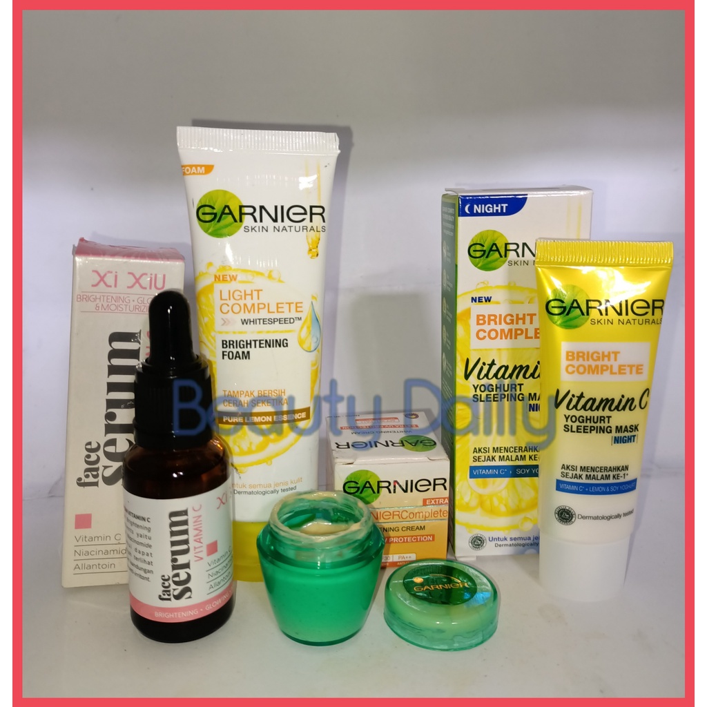 PROMO Paket 4 IN 1 Garnier - Garnier Light Complete Facial Foam 50 ml + Garnier Bright Complete Vita