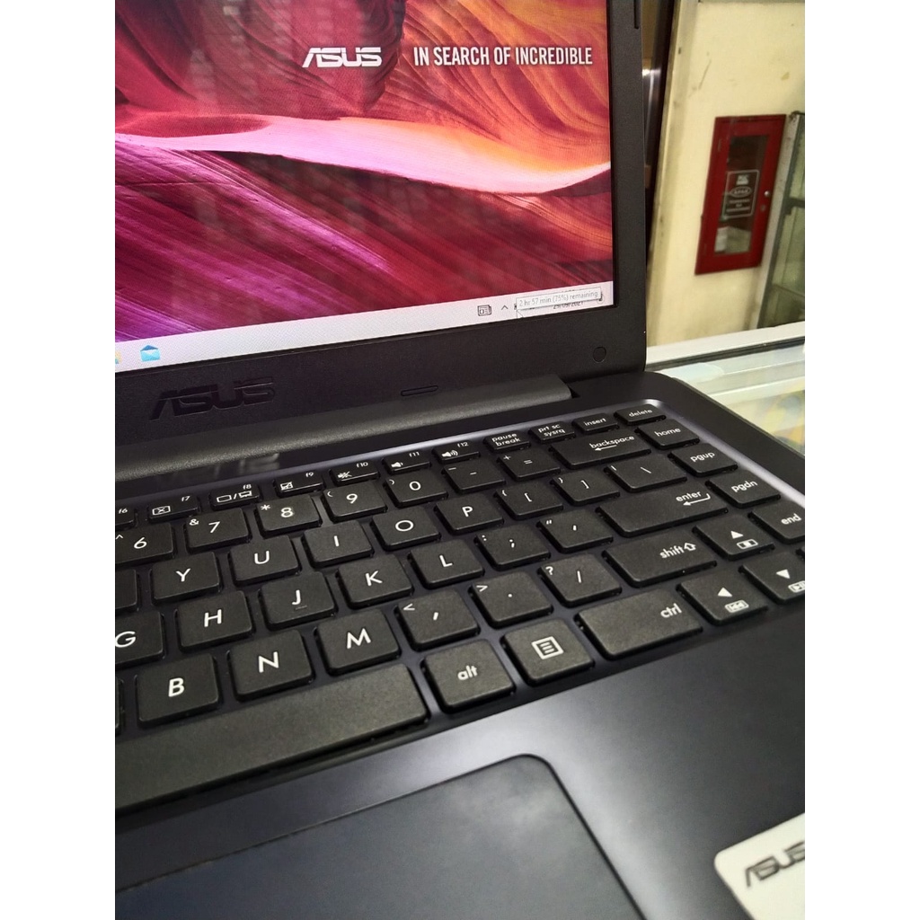 Laptop Leptop SECOND  Seken Bekas Asus E402Y Ram 4gb HDD 1tb fullset Mulus murah berkualitas like new  Garansi Resmi Asus berjalan dan masih Panjang.