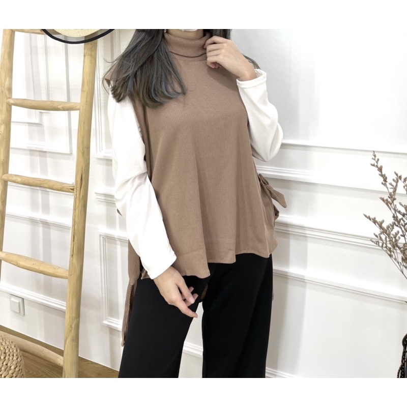 Blouse Vest Rajut Trendy / Uniclo Vest Rajut
