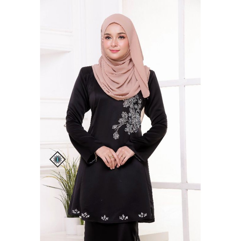 Baju Kurung Warna Hitam Dan Cream