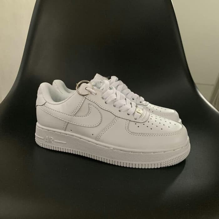 harga nike air force 1 triple white