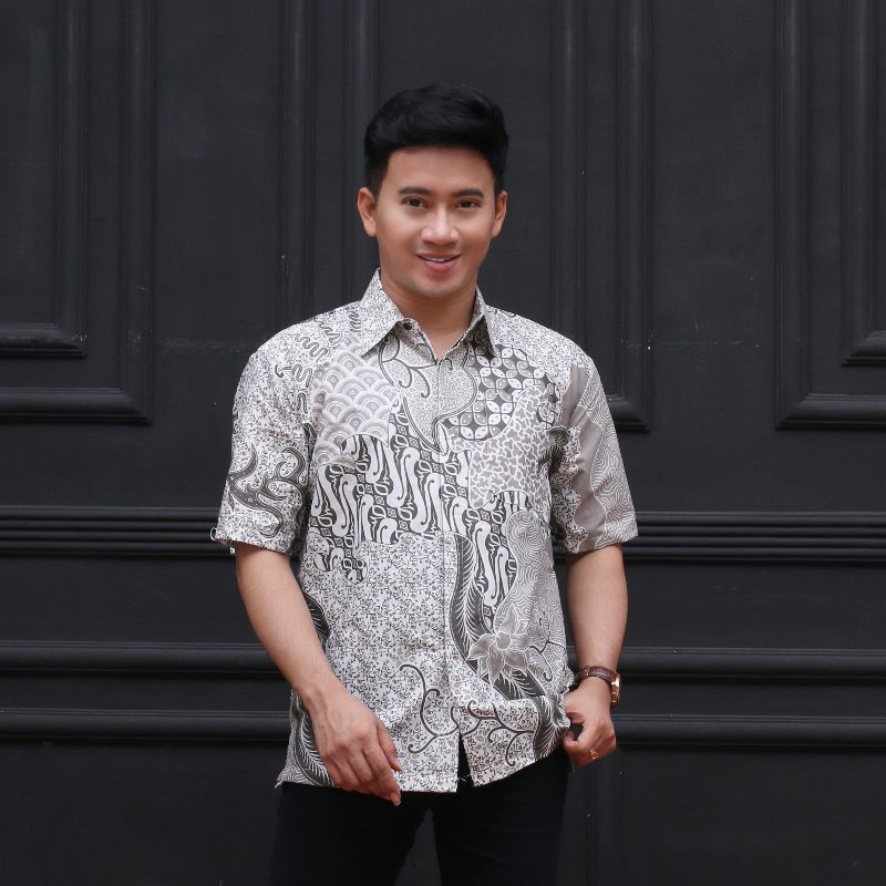 (COD) New Kemeja Pria Hem Batik Lengan Pendek Modis Kekinian