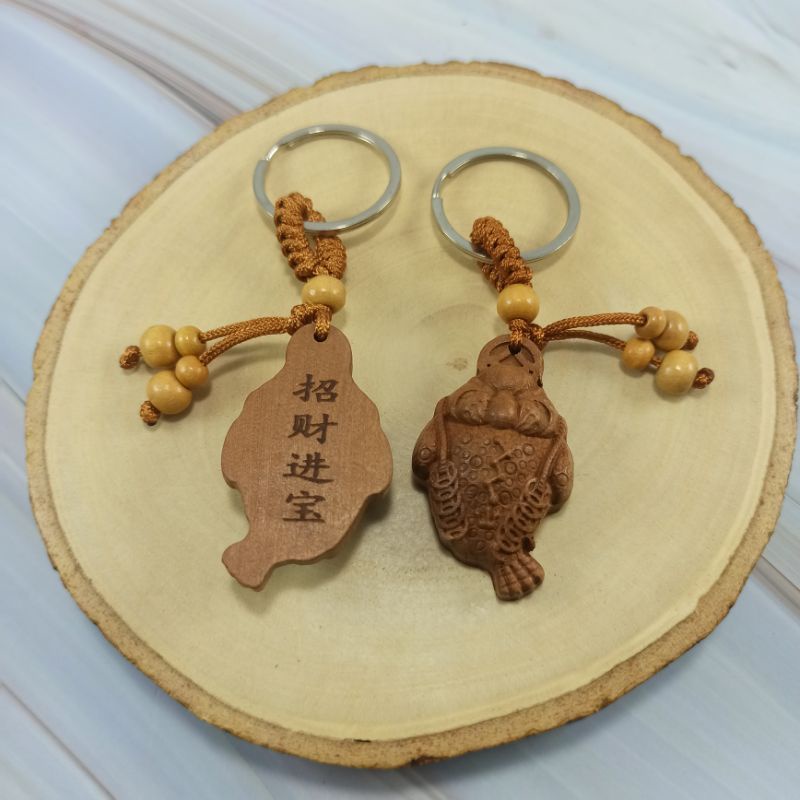 GANTUNGAN KUNCI KODOK KAKI TIGA KAYU