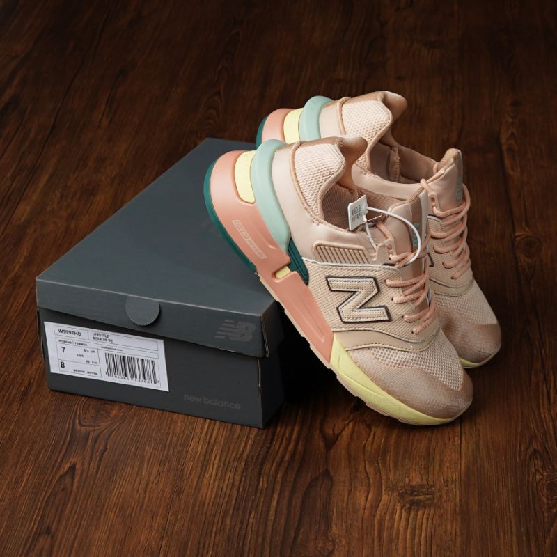 New Balance WMNS 997 Sport - Sandstone / White